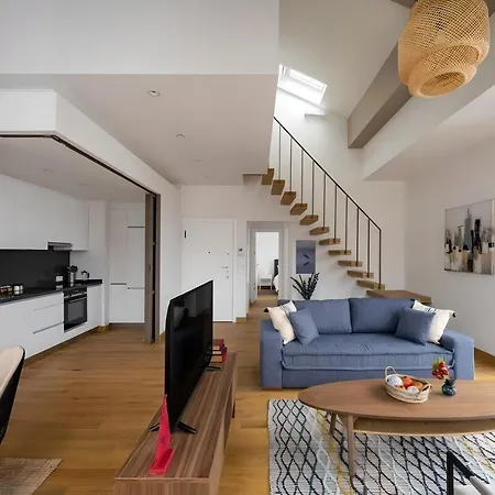 Loft Is A 2 Bedroom Appartement *