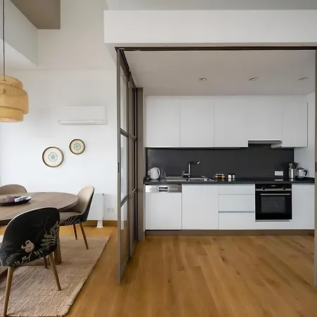 Loft Is A 2 Bedroom Appartement *
