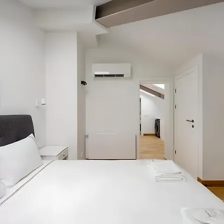 Loft Is A 2 Bedroom Appartement *